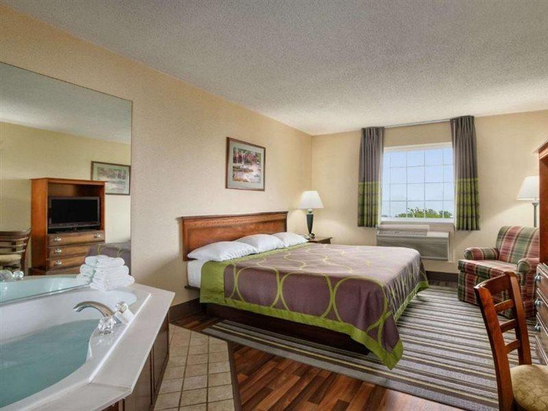 Super 8 By Wyndham Grayville Esterno foto